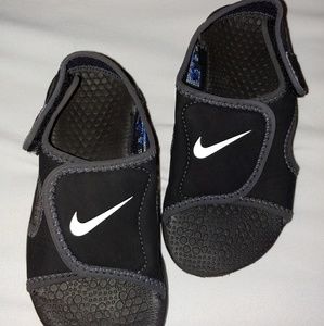 Nike sandals youth size 11